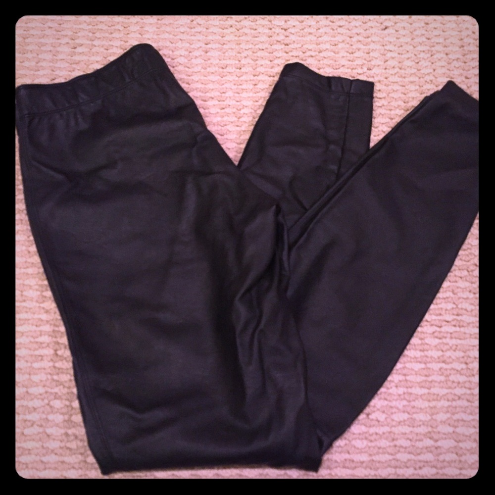 Max studio black faux leather leggings! 🖤
